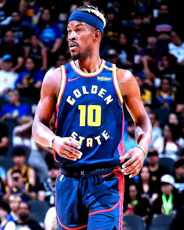 圣安东尼奥马刺训练开放日,国际比赛日单刀错失引欢呼,NBA季后赛在即,年轻球员得到机会的简单介绍-开云入口