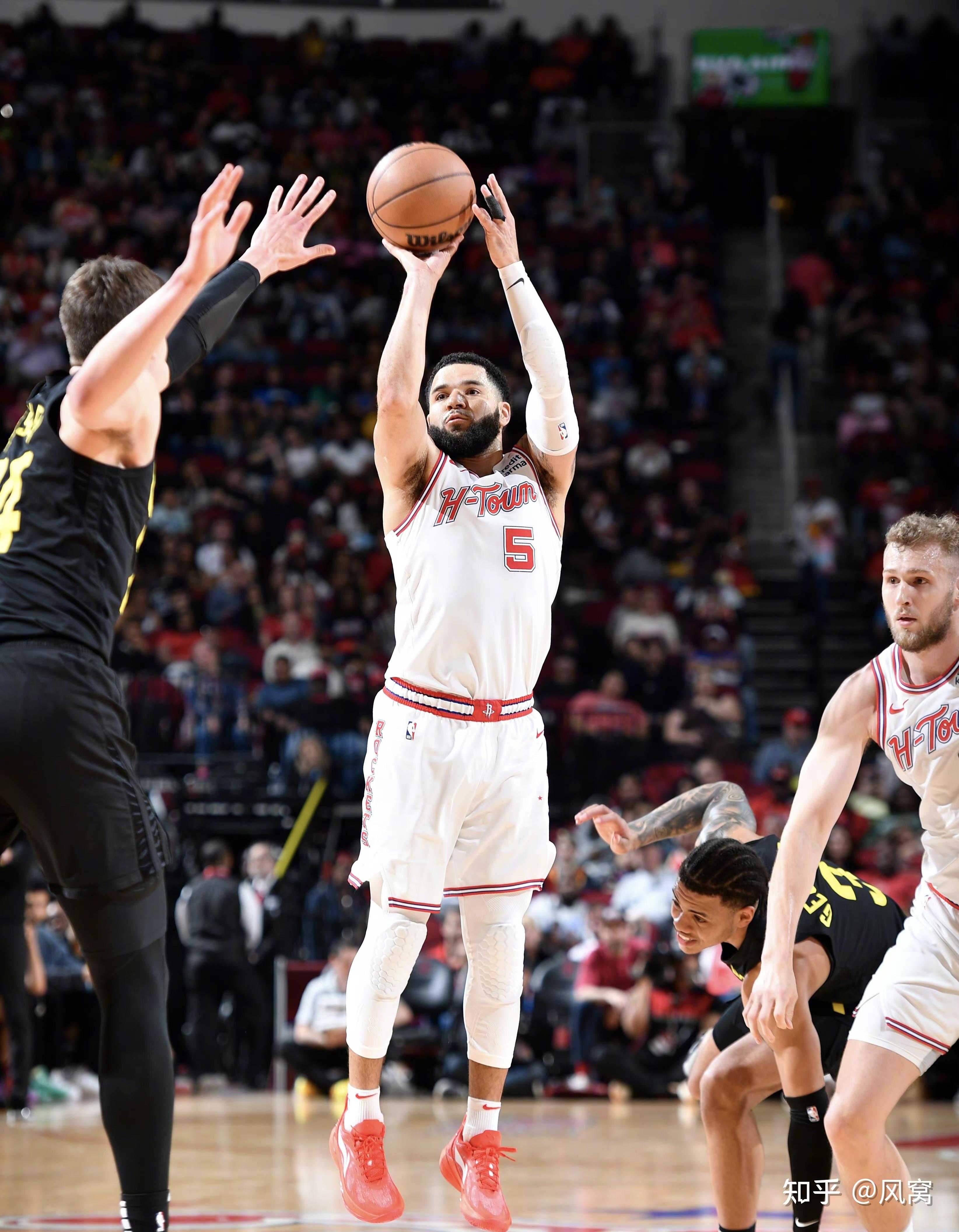 关于赛后犹他爵士再遭质疑——NBA季后赛节点到来；话题不断；轮换策略成焦点的信息-kaiyun